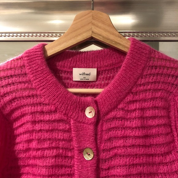 aritzia pink cardigan